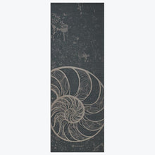 Load image into Gallery viewer, Reversible Spiral Motion Yoga Mat (6mm)