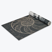 Load image into Gallery viewer, Reversible Spiral Motion Yoga Mat (6mm)